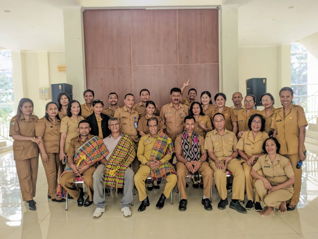 Foto Bersama Pegawai
